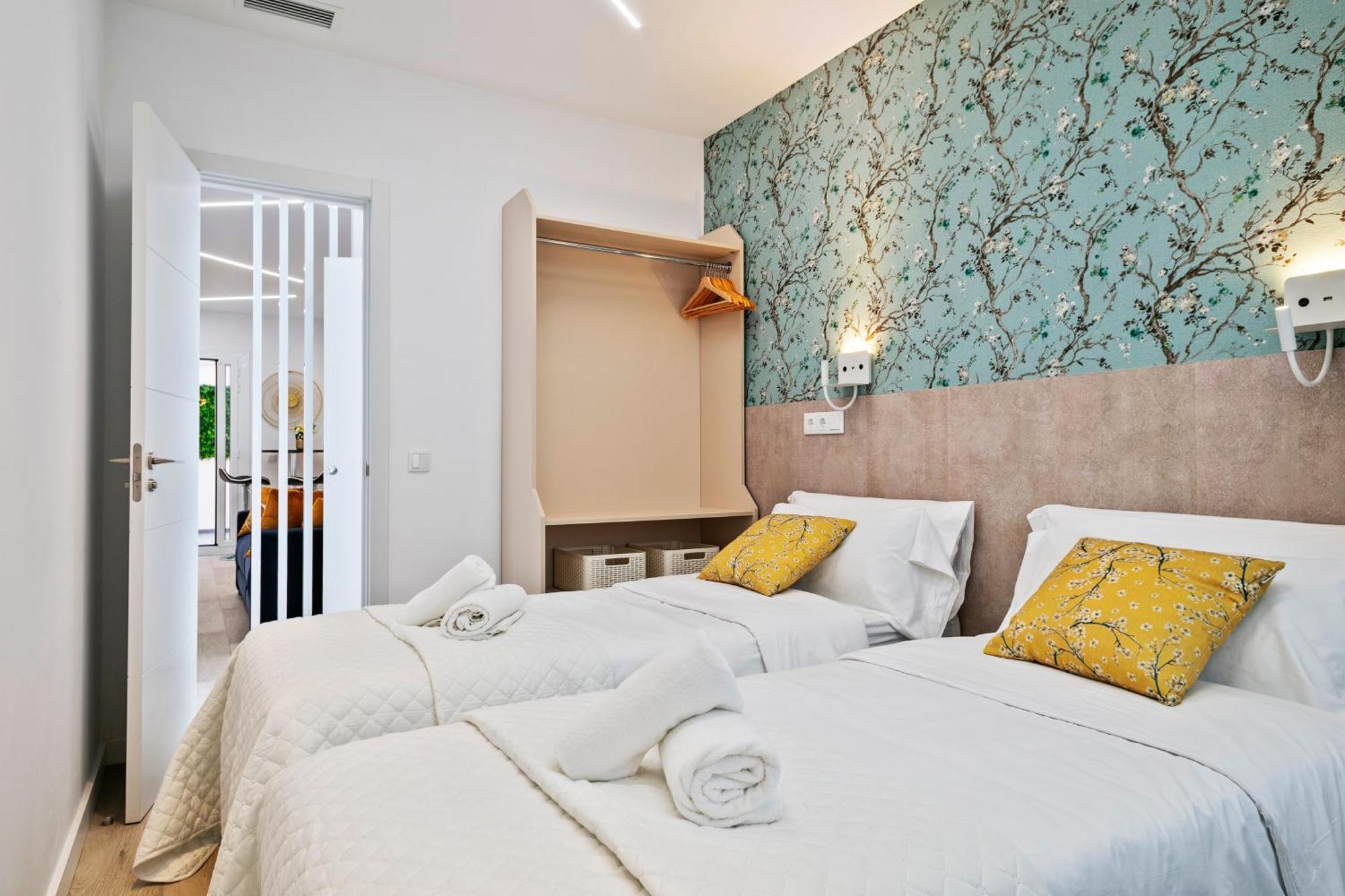 Boutique Plaza Catalonia Suites Cornella Cornellà de Llobregat Esterno foto