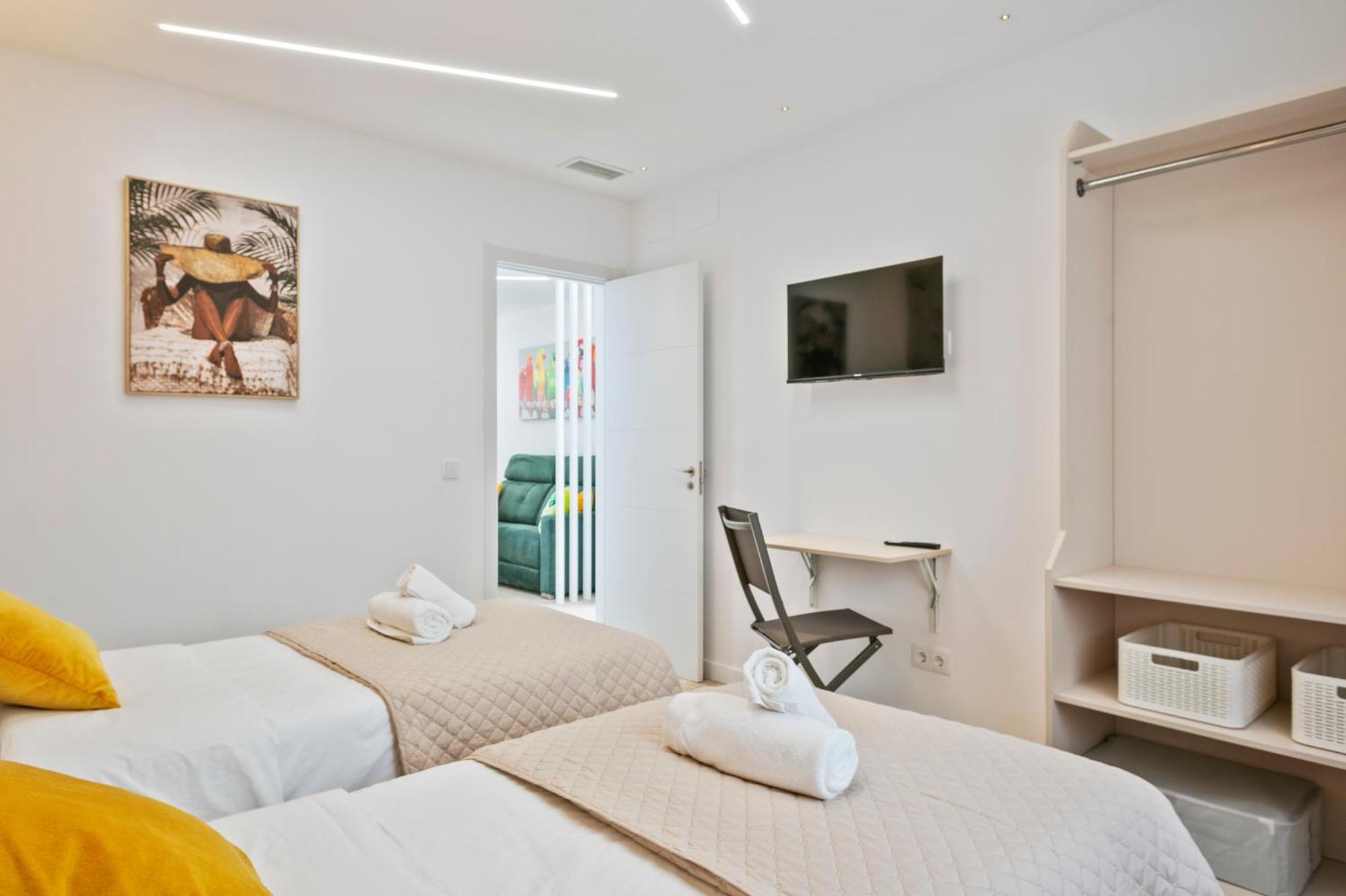 Boutique Plaza Catalonia Suites Cornella Cornellà de Llobregat Esterno foto